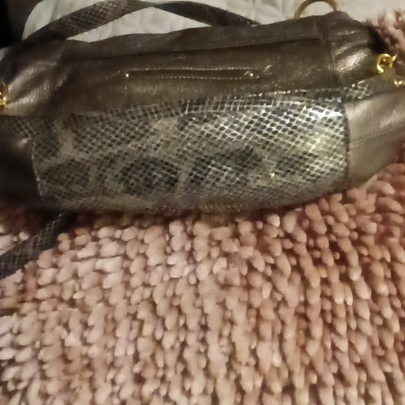 B Makowsky crossbody - Picture 3 of 10